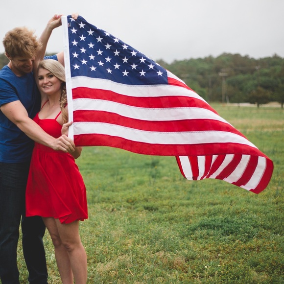 Meet your Posher! - Picture 1 of 5